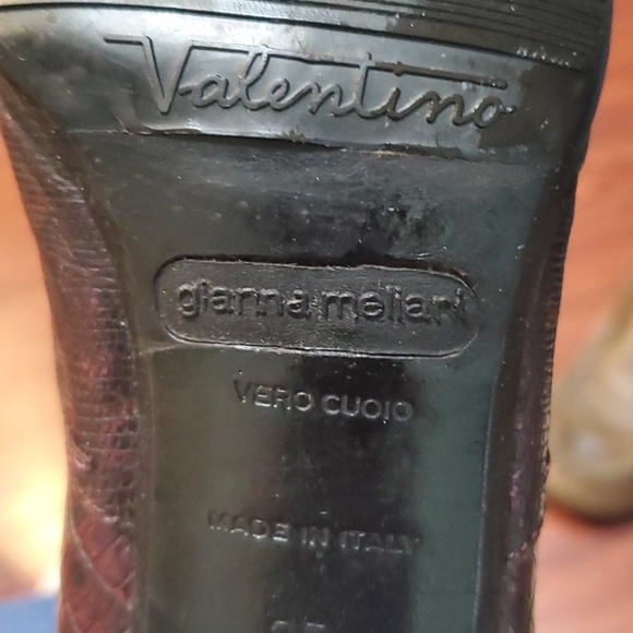 Boots - Picture 2 of 6